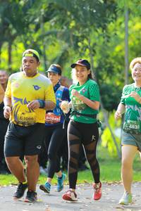 BIB: 484, 0245, 1066, 483
                            <button type="button" onclick="openModal(5129137)" class="btn btn-primary btn-sm float-right btn-popup" data-toggle="modal" data-target=".modal-high-quality">
                        <i class="fas fa-shopping-cart"></i> Add to Cart
                    </button>
                                            <button type="button" onclick="isThisMe(5129137, true)" class="btn btn-success btn-sm float-right btn-popup btn-isme hidden" data-toggle="tooltip" data-placement="bottom" title="นี่คือรูปของคุณใช่ไหม คลิกที่นี่เพื่อเอาเข้าอัลบั้ม">
                        <i class="fas fa-plus"></i> Add to album
                    </button>
                    <button type="button" onclick="isThisMe(5129137, false)" class="btn btn-warning btn-sm float-right btn-popup btn-isnotme hidden">
                        <i class="fas fa-ban"></i> Remove from album
                    </button>
